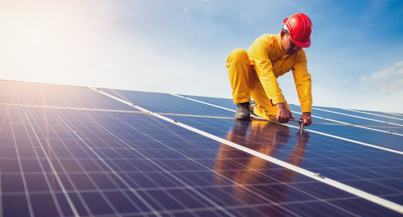 استفاده-از-پنل-خورشیدی-برق-خورشیدی